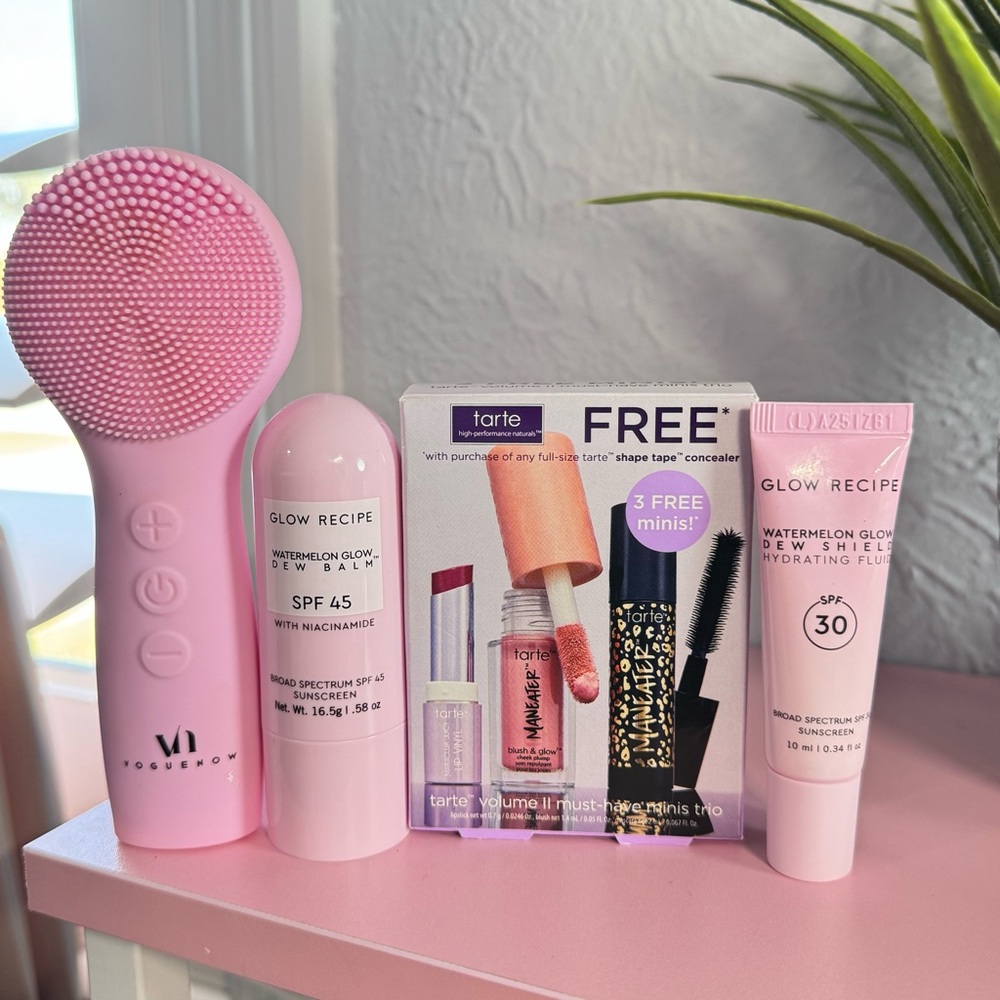 Glow Recipe Pink Skincare Set
